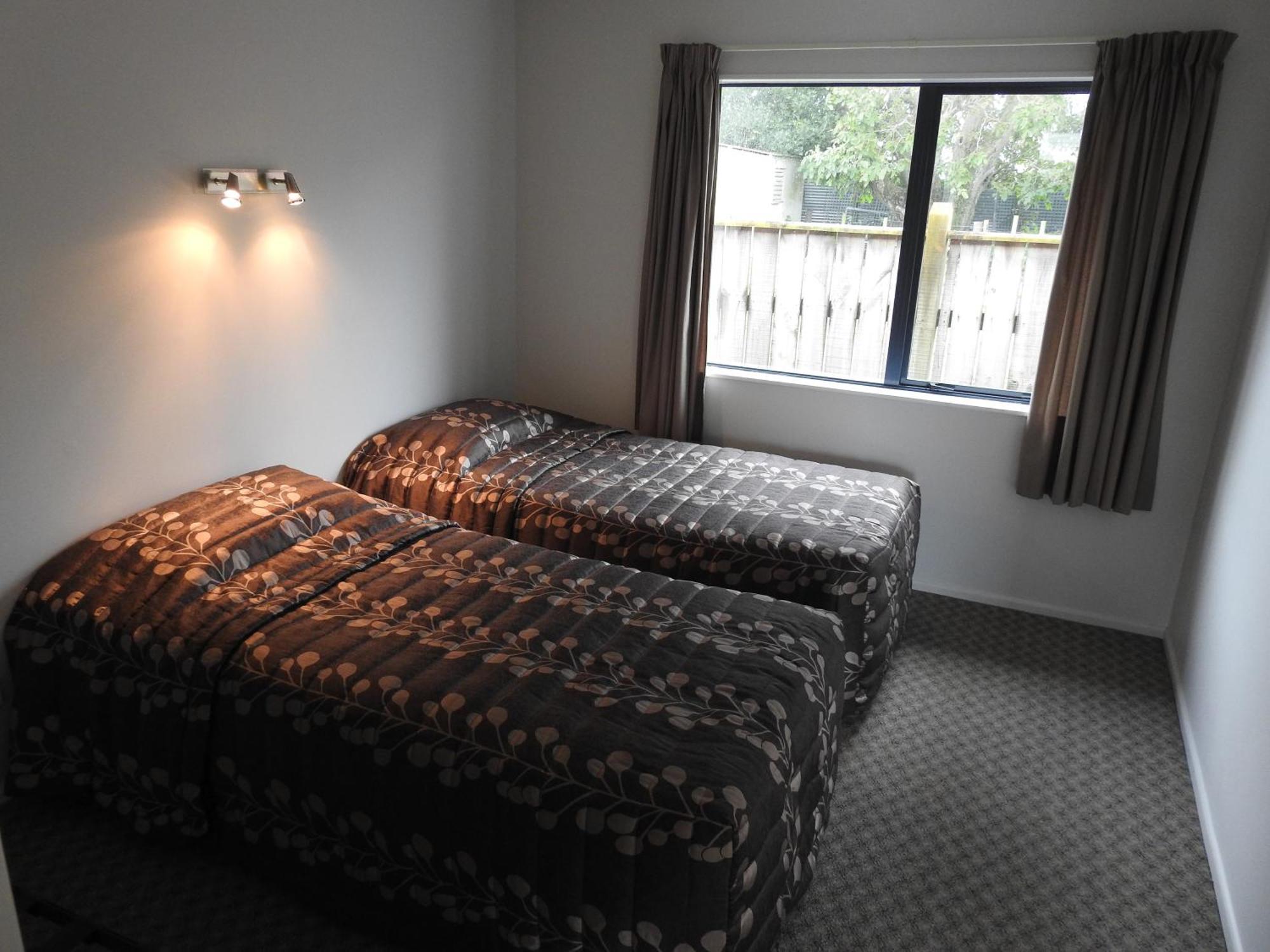 Tudor Lodge Motel Hawera Exterior foto